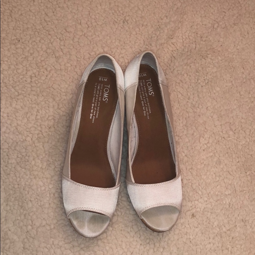 Toms